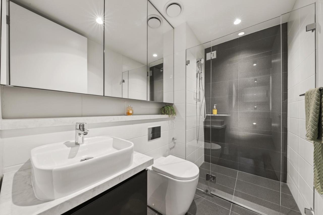 Rambla At Solarino House Aparthotel เมลเบิร์น ภายนอก รูปภาพ