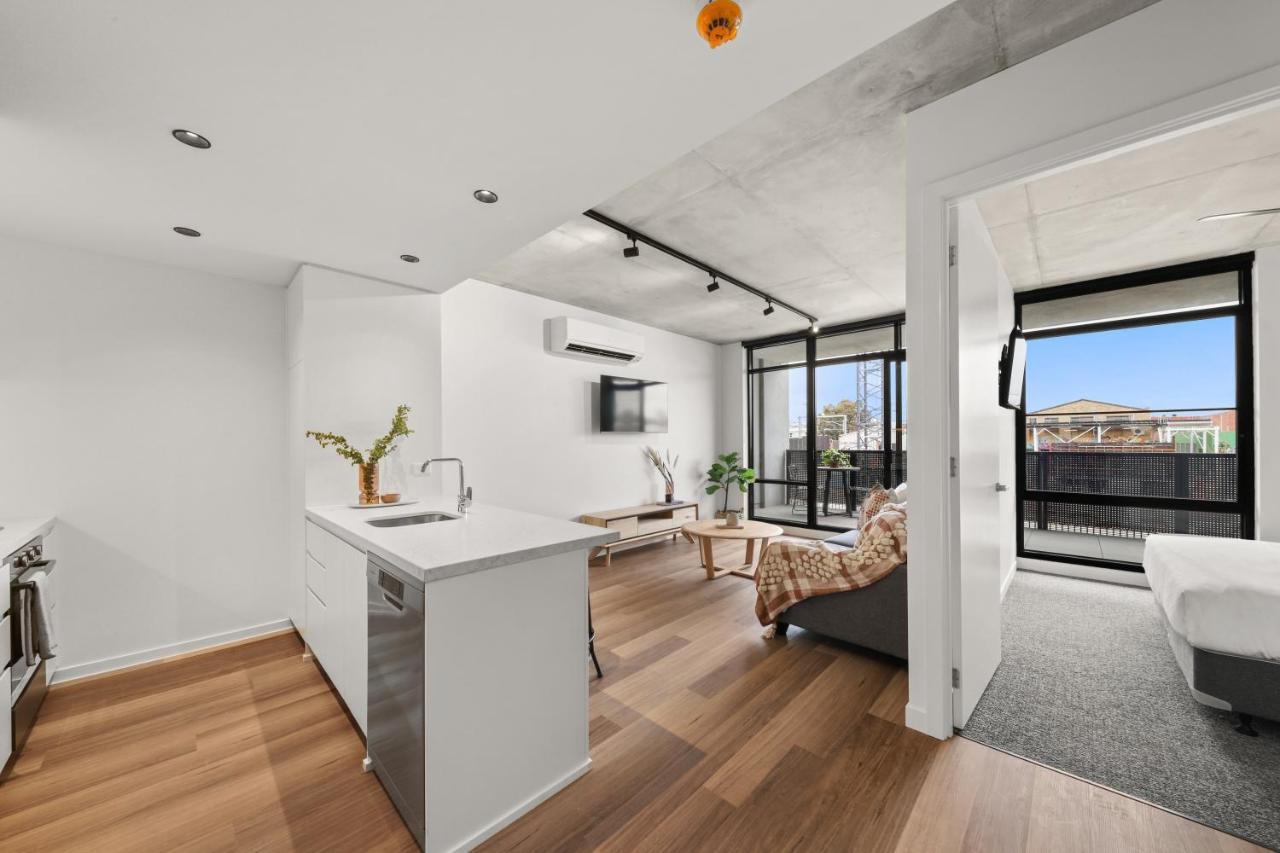 Rambla At Solarino House Aparthotel เมลเบิร์น ภายนอก รูปภาพ