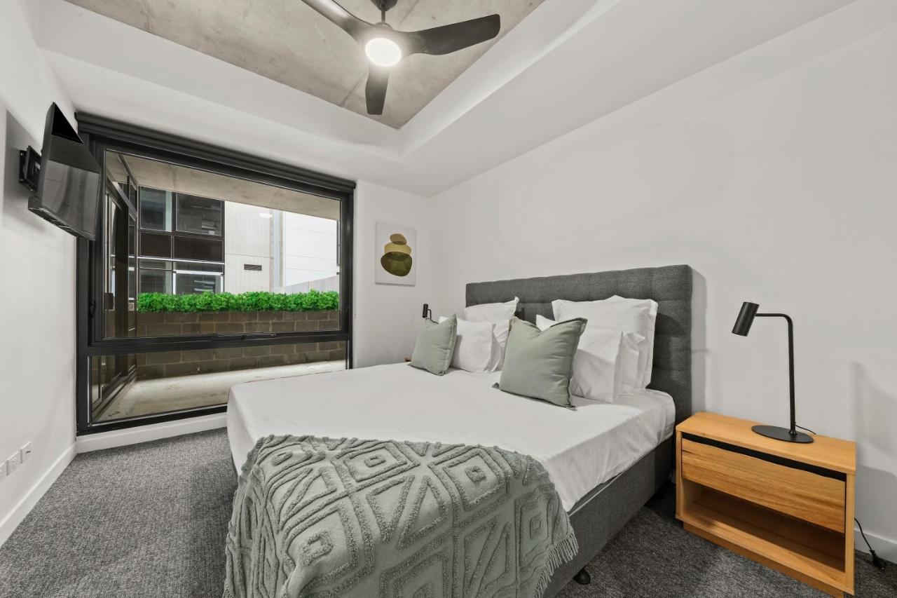 Rambla At Solarino House Aparthotel เมลเบิร์น ภายนอก รูปภาพ