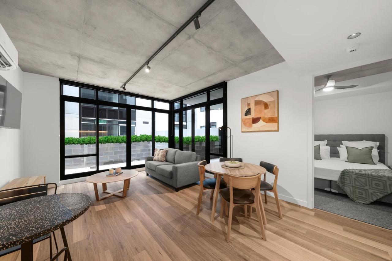 Rambla At Solarino House Aparthotel เมลเบิร์น ภายนอก รูปภาพ