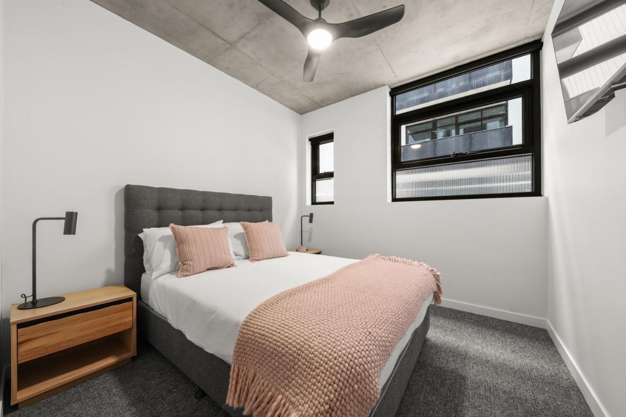 Rambla At Solarino House Aparthotel เมลเบิร์น ภายนอก รูปภาพ