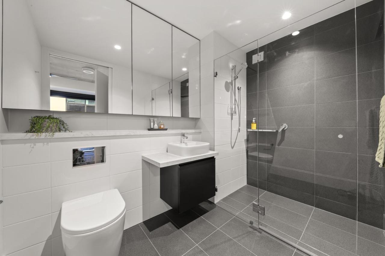 Rambla At Solarino House Aparthotel เมลเบิร์น ภายนอก รูปภาพ